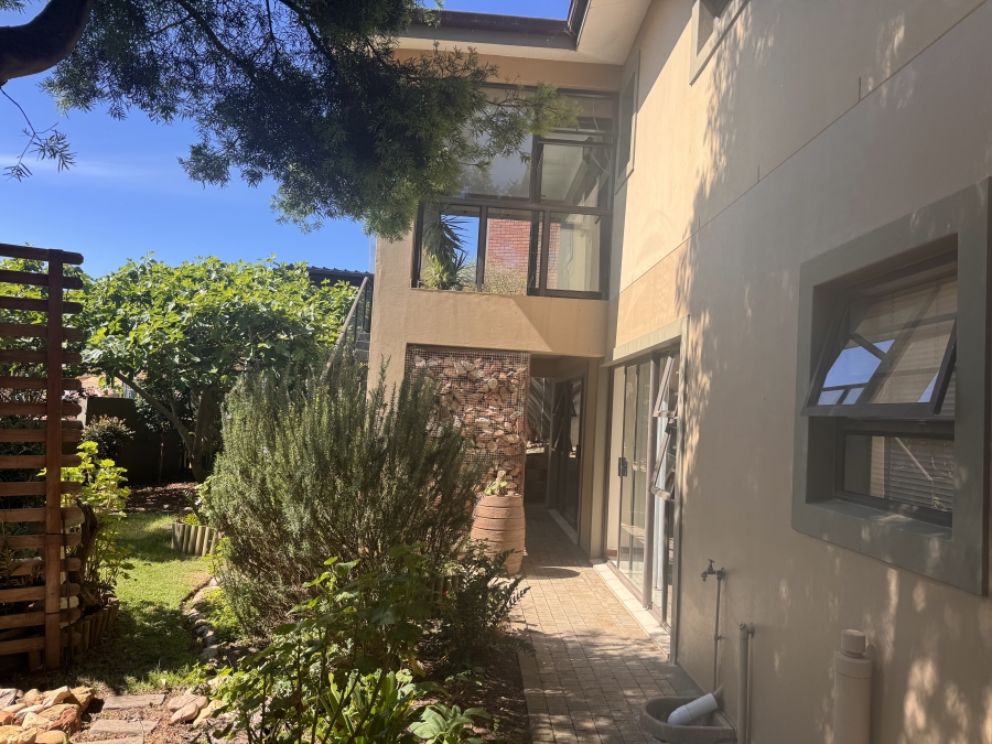 4 Bedroom Property for Sale in Monte Christo Western Cape